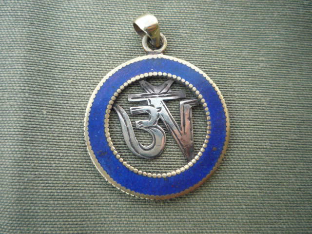 Tibetan "OM" Lapis Pendant Tibetan spiritual protection and purification, enhancement of meditation, balancing the chakras and meridians, clearing and energizing the aura 4278